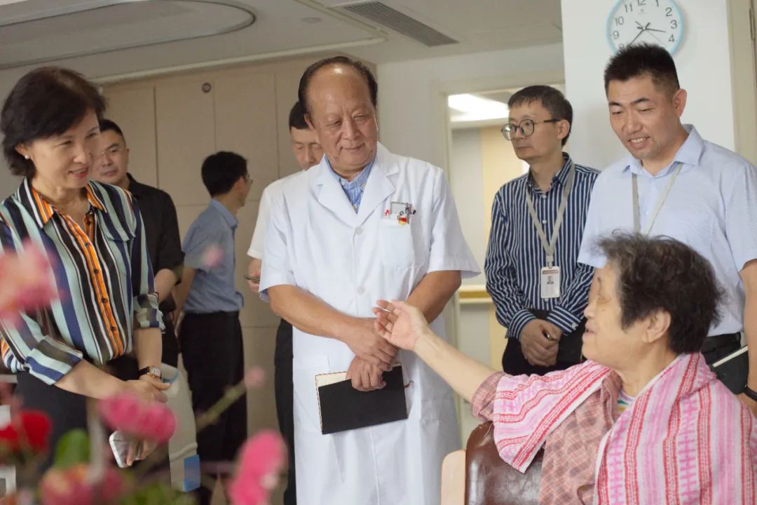 副区长曹婕一行领导莅临我院调研指导工作